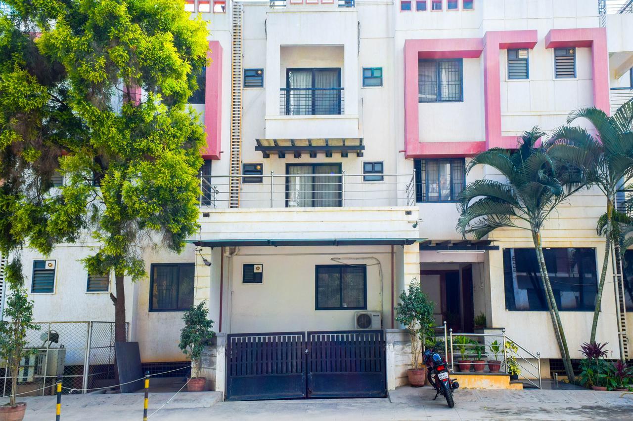 Oyo 5934 Lokaz Hotel Bangalore Exterior foto