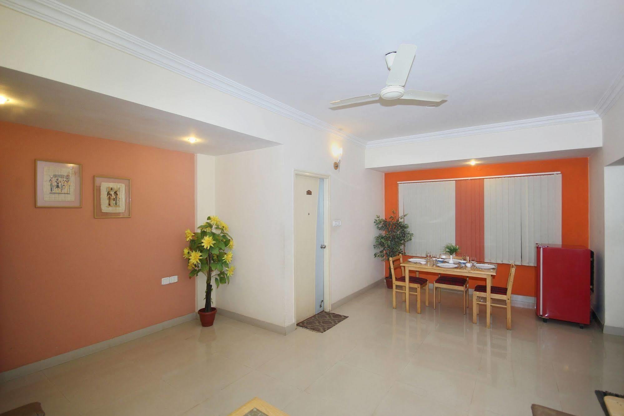 Oyo 5934 Lokaz Hotel Bangalore Exterior foto