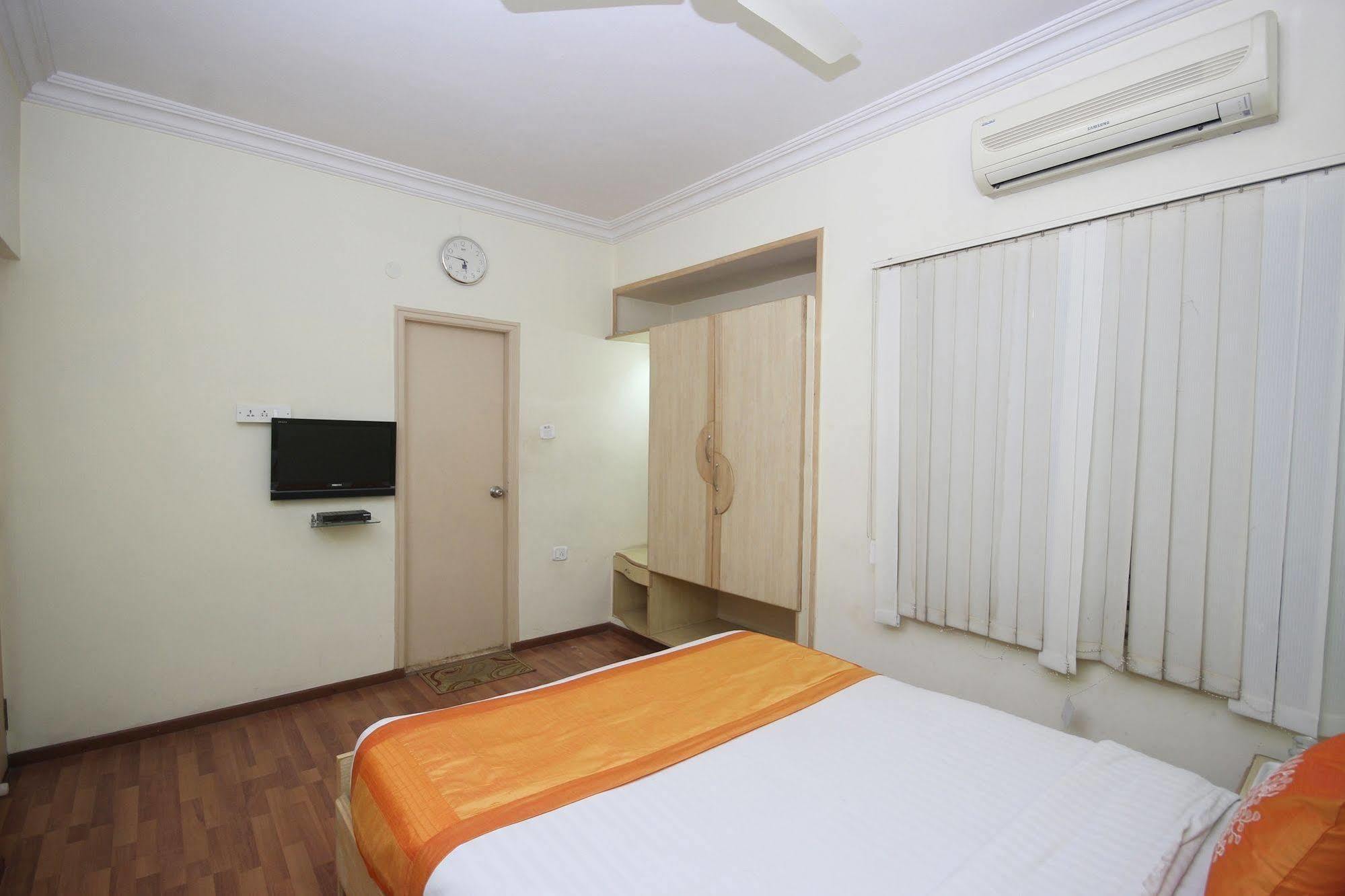 Oyo 5934 Lokaz Hotel Bangalore Exterior foto