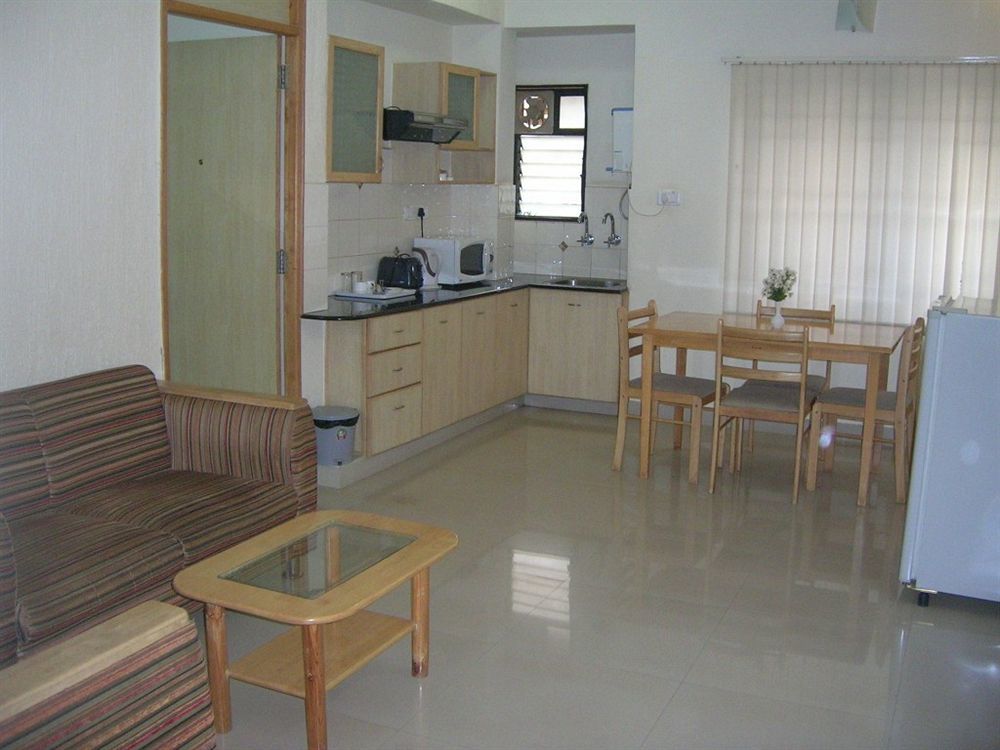 Oyo 5934 Lokaz Hotel Bangalore Exterior foto